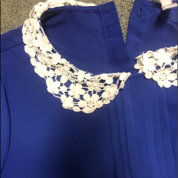 Purple sheer top with lace collar - Picture 2 of 4